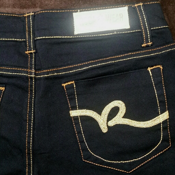ROCAWEAR Midnight Black Bermudas size 7 NWOT short - Picture 2 of 8